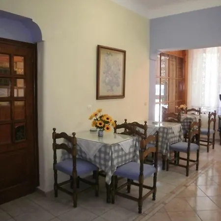 Regina 2* Skopelos Town