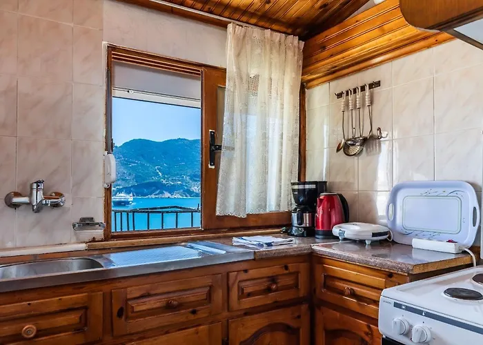 Regina Skopelos Town