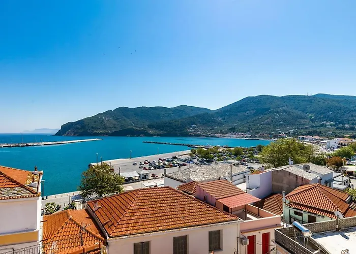 Regina Skopelos Town