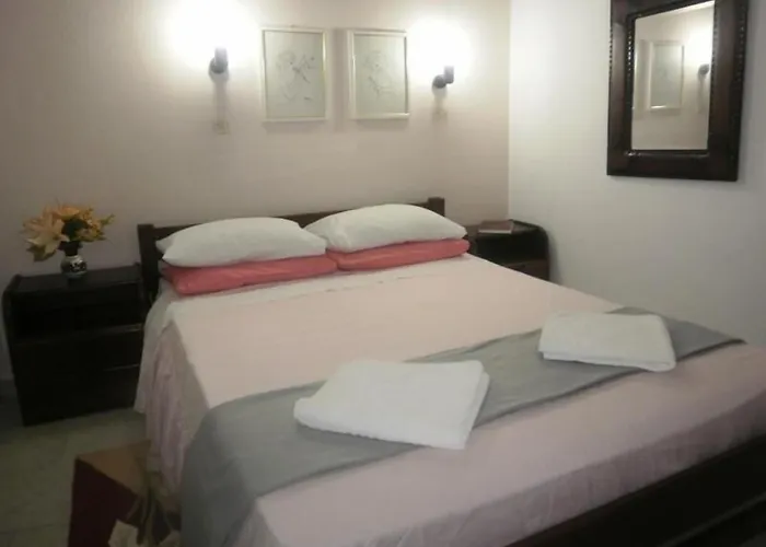 Regina 2* Skopelos Town