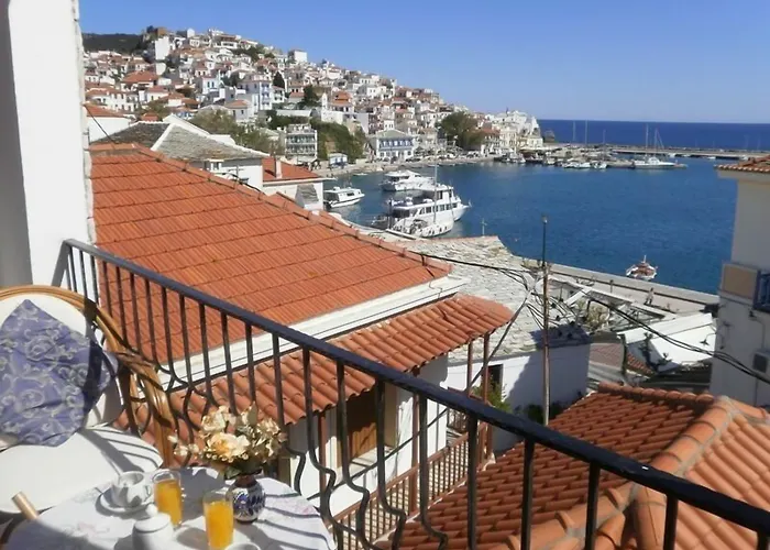 Regina 2* Skopelos Town